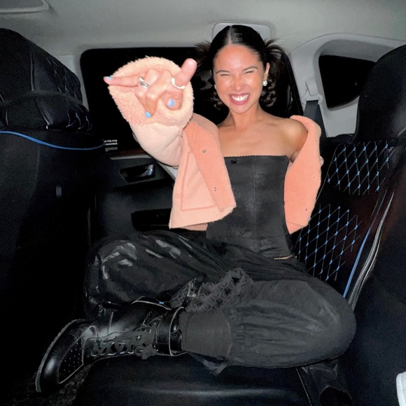 Meet your Posher, Asha - Picture 1 of 1